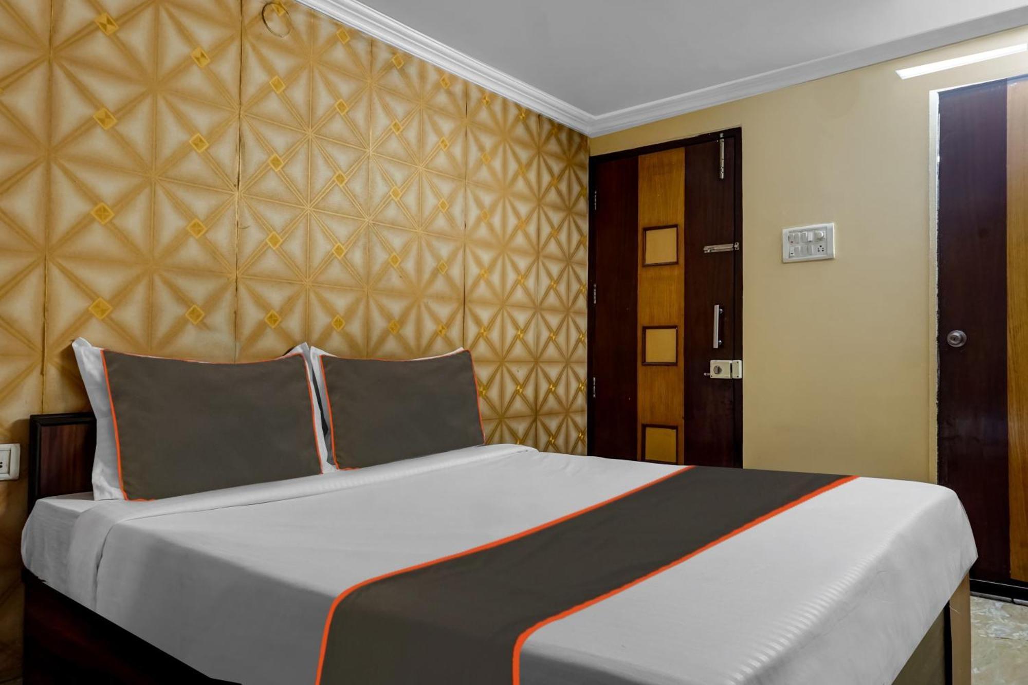 Hotel Galaxy Residency Kalyani Nagar Púna Kültér fotó