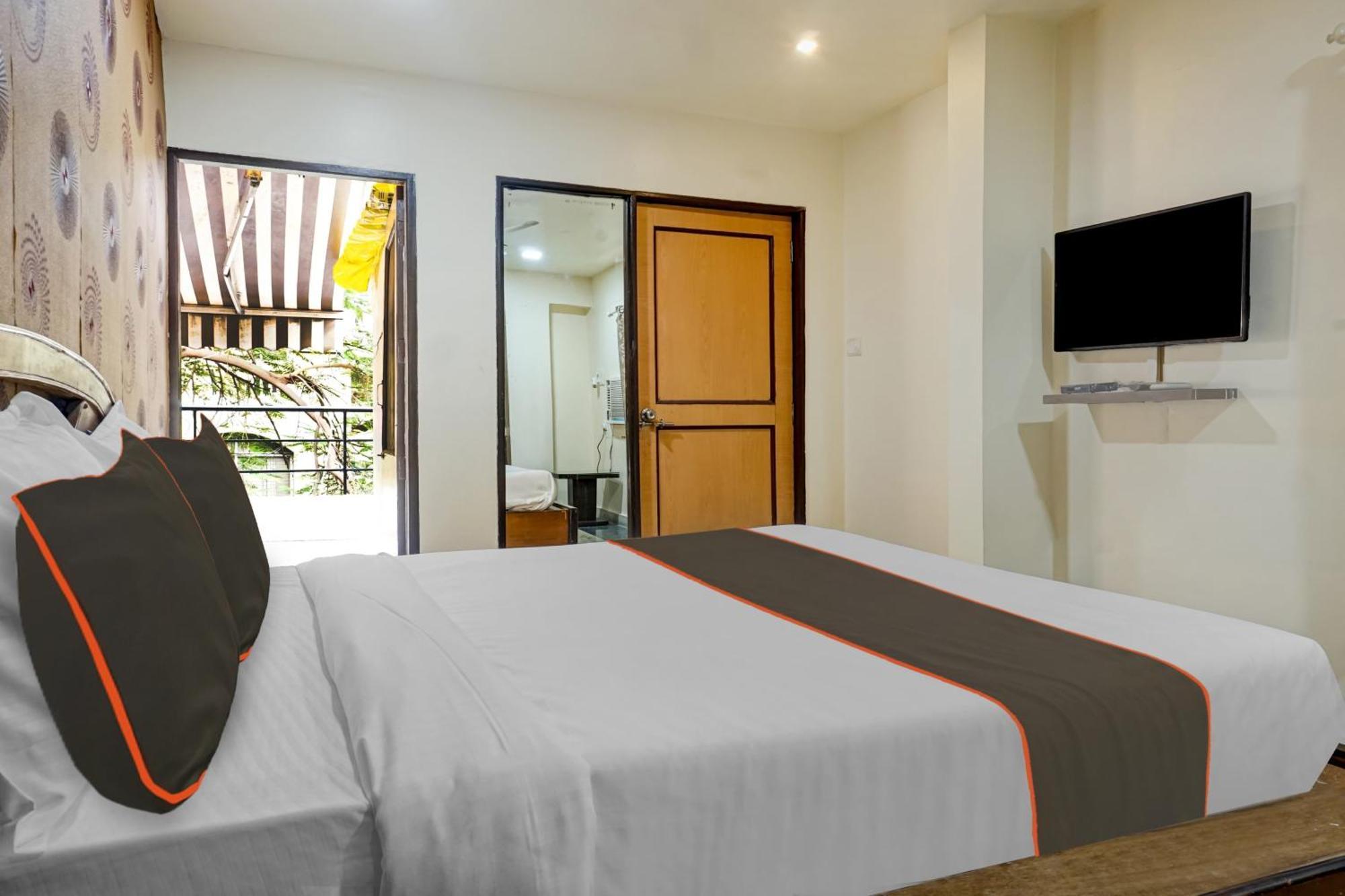 Hotel Galaxy Residency Kalyani Nagar Púna Kültér fotó