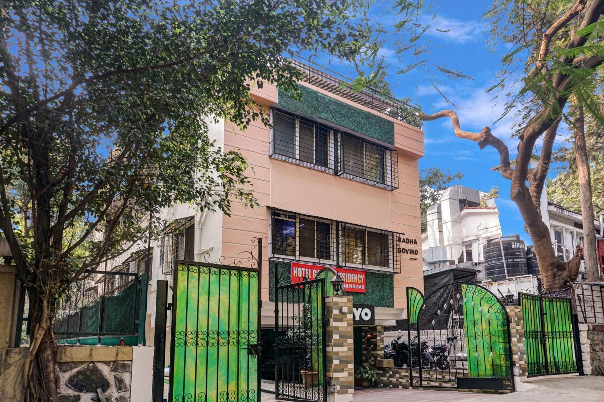 Hotel Galaxy Residency Kalyani Nagar Púna Kültér fotó