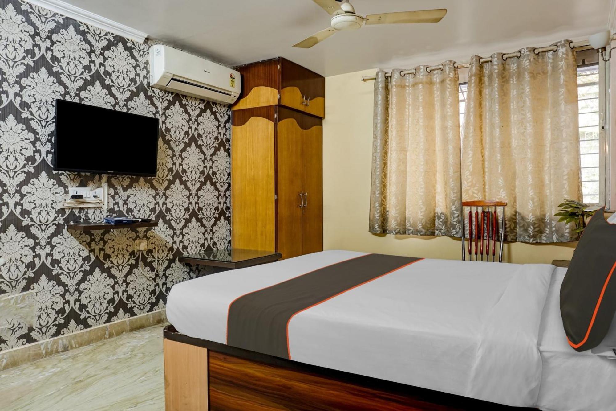 Hotel Galaxy Residency Kalyani Nagar Púna Kültér fotó