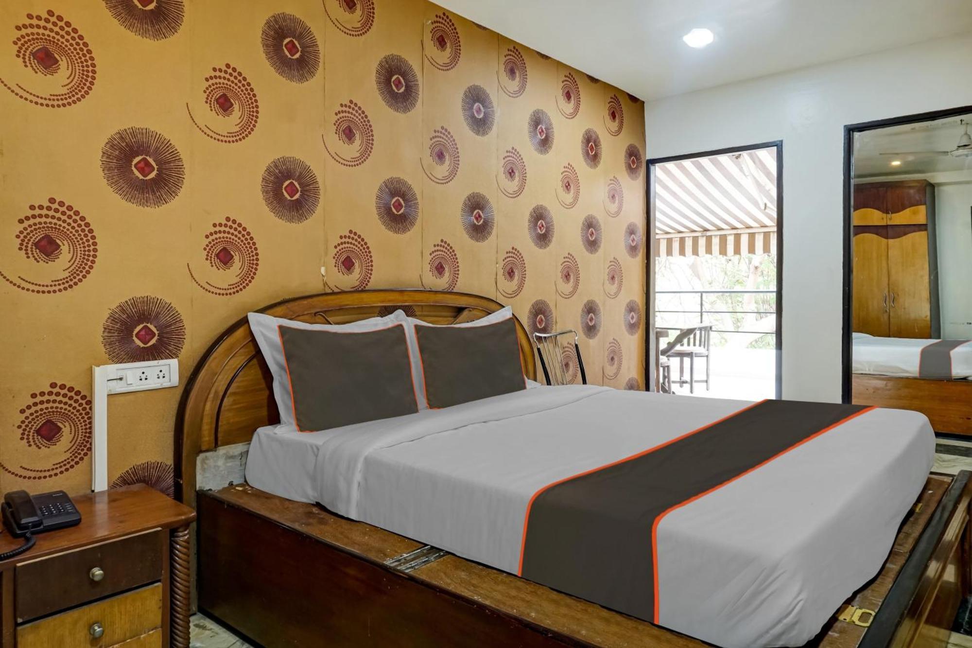 Hotel Galaxy Residency Kalyani Nagar Púna Kültér fotó