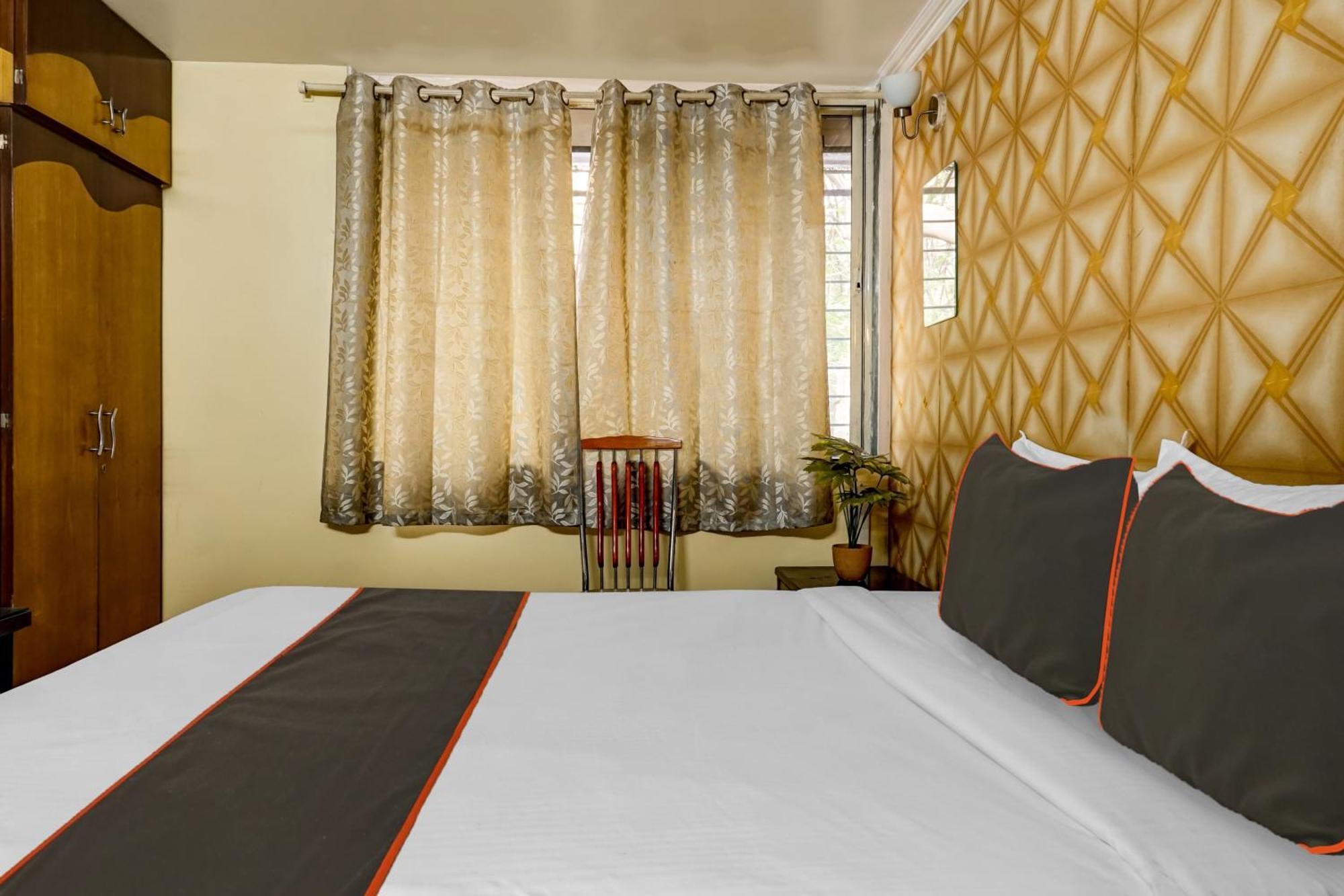 Hotel Galaxy Residency Kalyani Nagar Púna Kültér fotó