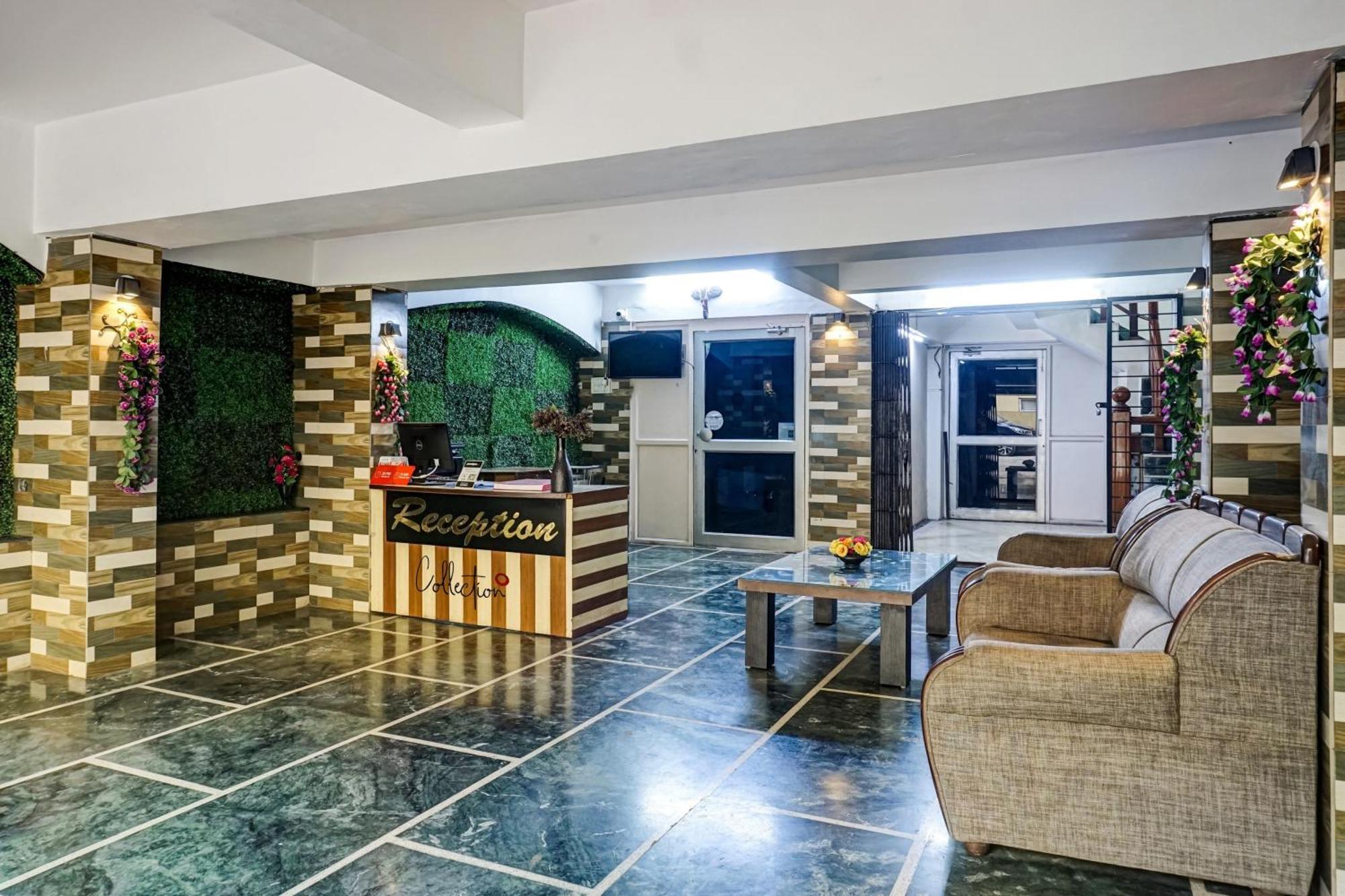 Hotel Galaxy Residency Kalyani Nagar Púna Kültér fotó